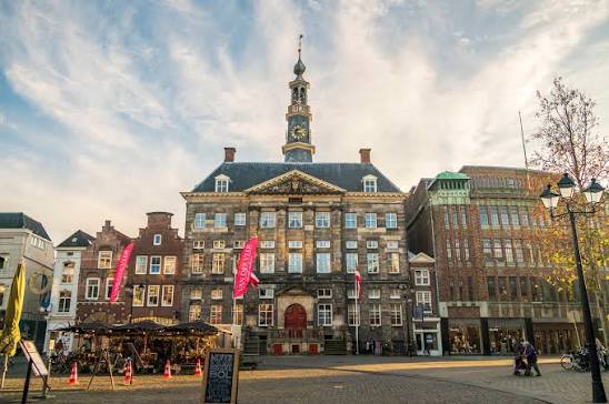 Het stadhuis den bosch