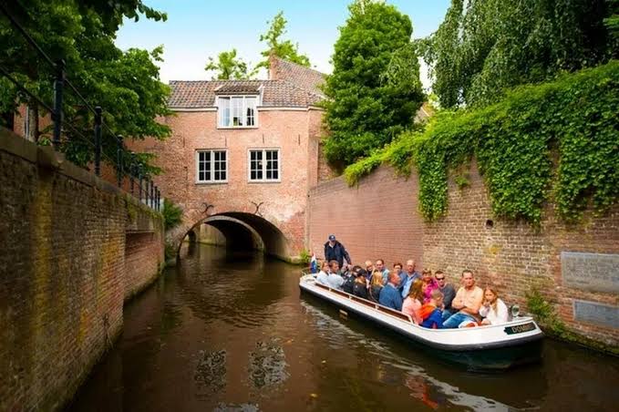 Rondvaart binnendieze den bosch